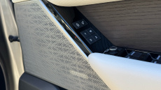 Land Rover Range Rover Velar 3.0 D300 R-Dynamic SE 5dr Auto Diesel Estate